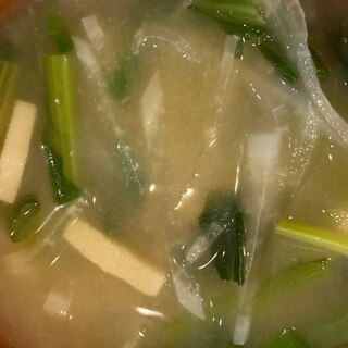 大根とほうれん草と高野豆腐の味噌汁